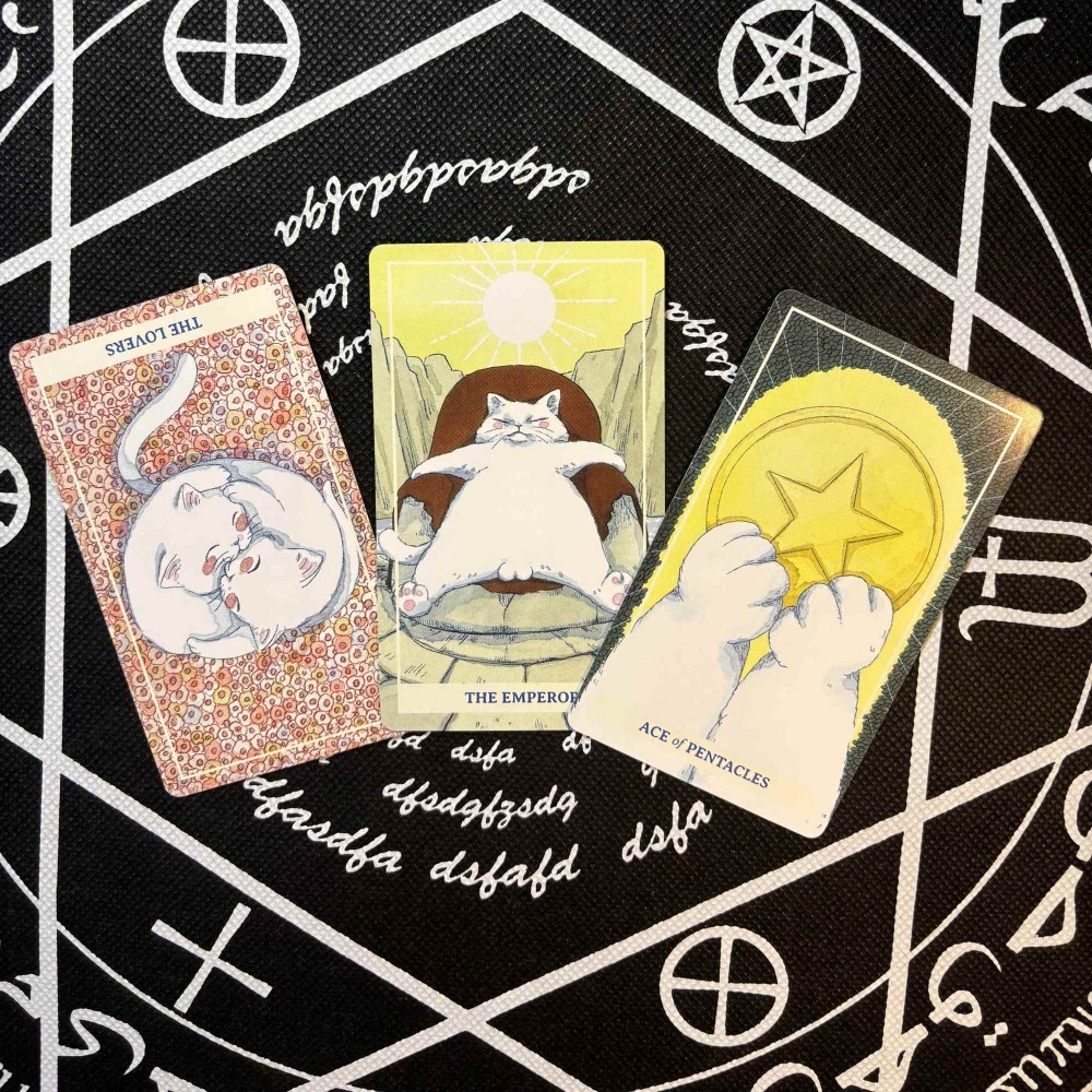 مجموعة تاروت قطط كاواي بتصميم  - مراجعة Tarot Deck With Guidebook وسعره