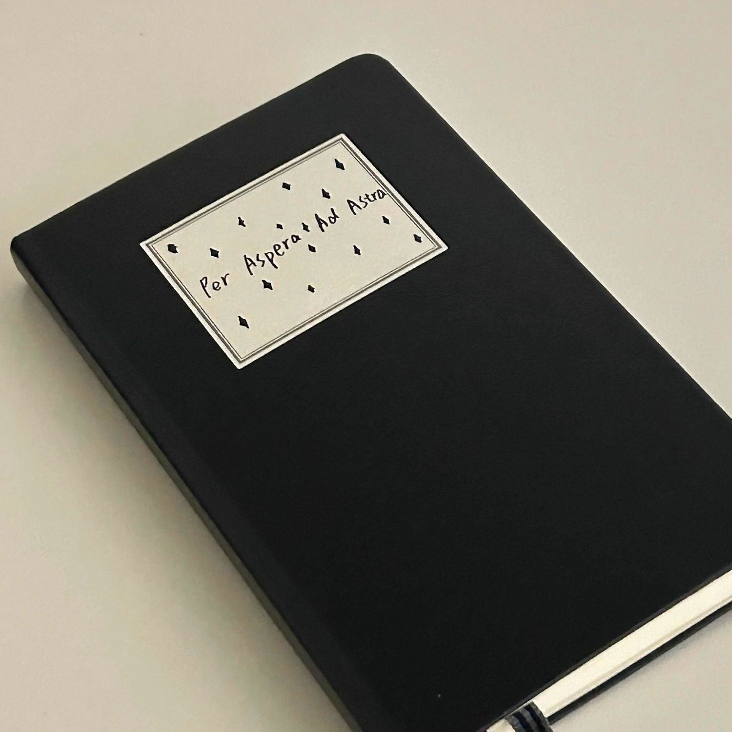 دفتر يوميات جلدي أسود عتيق مقا - مراجعة Vintage Leather Journal Notebook وسعره